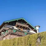Bernstein Apartament *