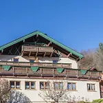 Bernstein Apartament *